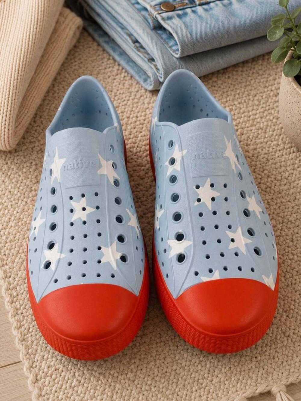 Native Jefferson Star Print Slip-On Shoes Blue Red Women’s 9 Men’s 7